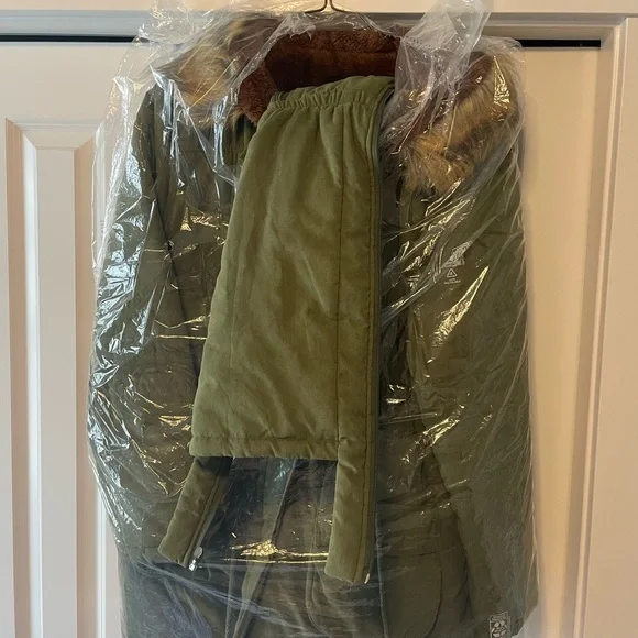 Maacie Convertible Maternity Winter Parka Coat - Picture 3 of 10